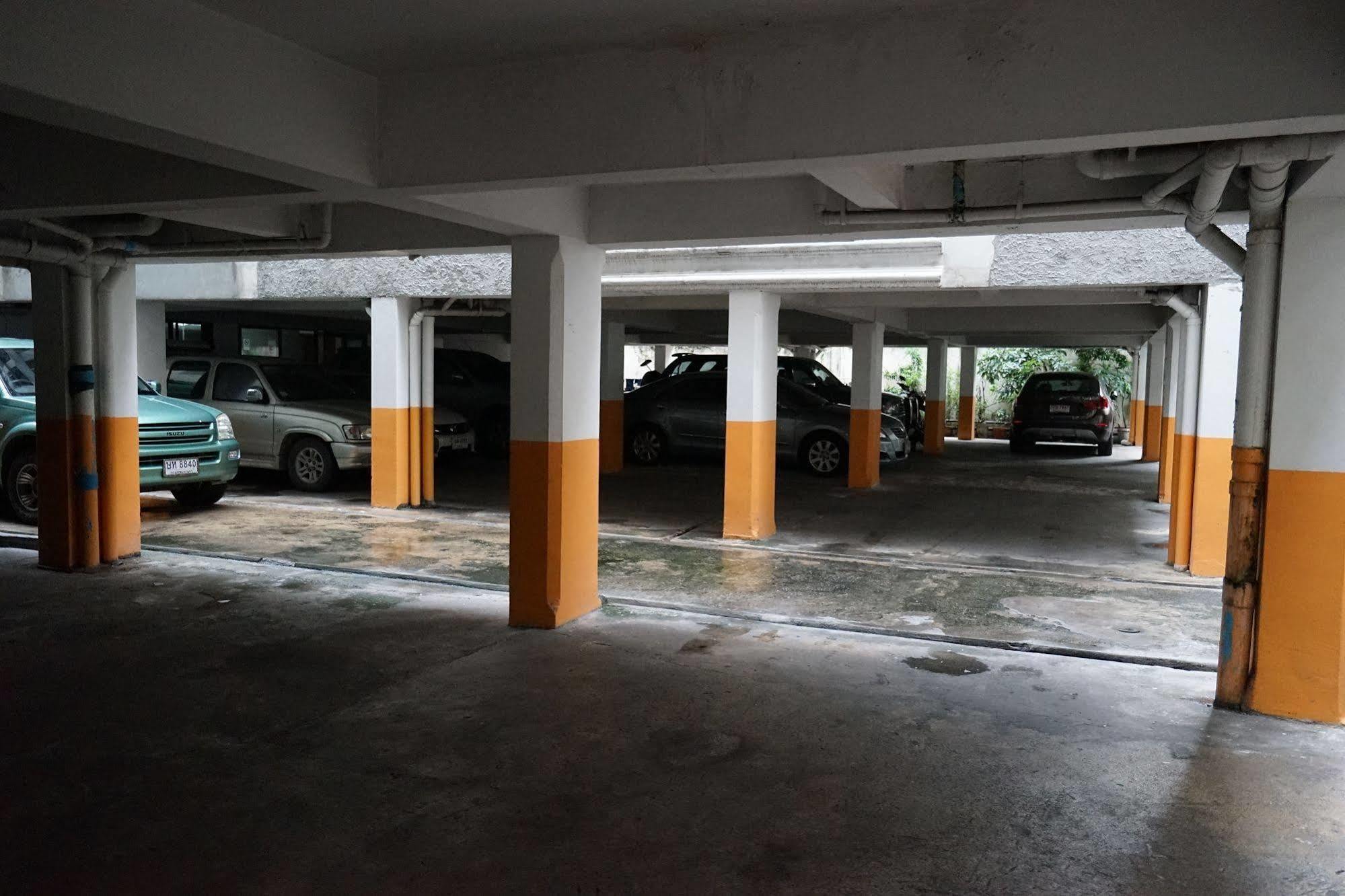 Banglumpoo Place Bangkok Exterior photo